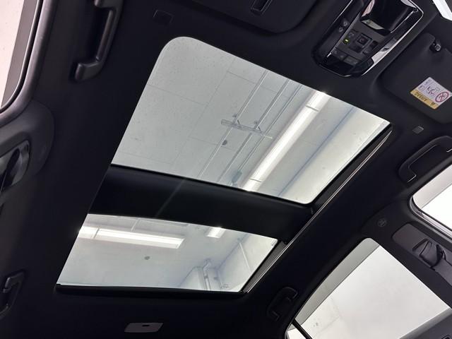 ハリアーハイブリッド Ｚ　レザーパッケージ　衝突軽減　ナビ　パノラミックビュー　パノラマサンルーフ　地デジ　革　ＬＥＤライト　クルーズコントロール　スマートキ－　助手席エアバック　シートエアコン　パワーシート　点検記録簿　オートエアコン（13枚目）