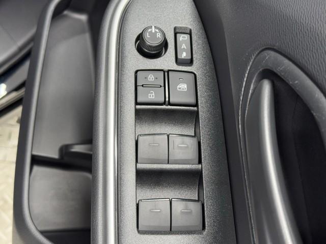 ノア ハイブリッドS-G 8人のり 衝突軽減 両電動ドア スマートキー イモビ クルーズコントロール バックガイドモニター 横滑り防止装置 LEDヘッドライト ドライブレコーダー スマートキー 3列シート レンタアップ(8枚目)