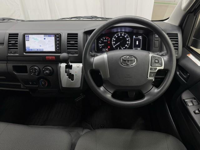 ハイエースバン ＤＸ　ＧＬパッケージ　衝突軽減　ナビ　ドライブレコーダー　バックカメラ　衝突被害軽減システム　リモコンキー　ＥＴＣ車載器　メモリーナビ　盗難防止装置　リアクーラーヒーター　横滑り防止装置（4枚目）