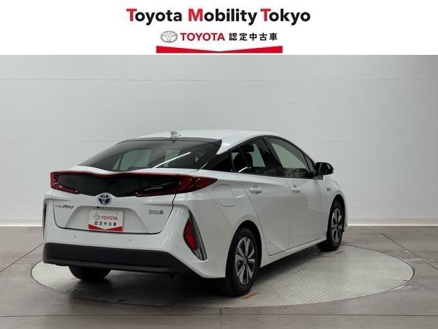 プリウスPHV A 衝突軽減 ディスプレイオーディオ バックモニタ ワンオナ 電動シート メディアプレイヤー接続 シートヒーター LED 盗難防止装置 スマートキー ETC アルミホイール サイドエアバッグ エアバッグ(2枚目)