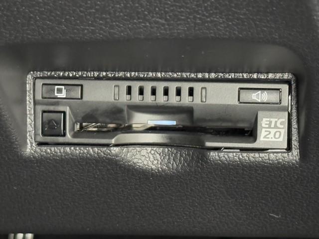 プリウスPHV A 衝突軽減 ディスプレイオーディオ バックモニタ ワンオナ 電動シート メディアプレイヤー接続 シートヒーター LED 盗難防止装置 スマートキー ETC アルミホイール サイドエアバッグ エアバッグ(6枚目)