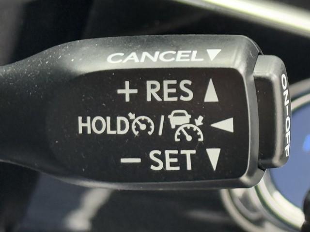 プリウスPHV A 衝突軽減 ディスプレイオーディオ バックモニタ ワンオナ 電動シート メディアプレイヤー接続 シートヒーター LED 盗難防止装置 スマートキー ETC アルミホイール サイドエアバッグ エアバッグ(7枚目)