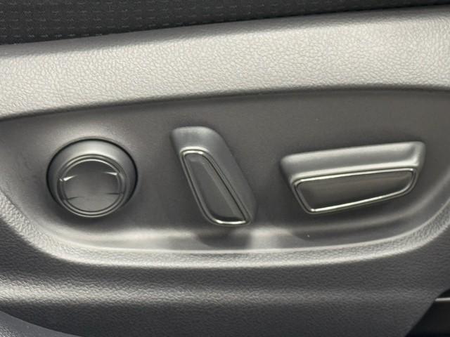 プリウスPHV A 衝突軽減 ディスプレイオーディオ バックモニタ ワンオナ 電動シート メディアプレイヤー接続 シートヒーター LED 盗難防止装置 スマートキー ETC アルミホイール サイドエアバッグ エアバッグ(13枚目)