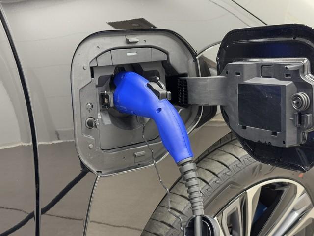 bZ4X Z ナビ パノラミックビュー ムーンルーフ LEDライト TSS フルセグTV パワーシート スマートキー AWD Bカメラ ETC イモビライザー ドラレコ メモリーナビ 記録簿 AC100V電源(19枚目)