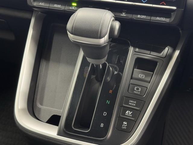 ノア ハイブリッドＳ－Ｇ　衝突軽減　ナビ　バックモニター　両電動ドア　ダブルエアコン　１００Ｖ　イモビ　クルコン　横滑り防止装置　記録簿　ＬＥＤヘッドライト　ドライブレコーダー　シートヒーター　スマートキー　３列シート（11枚目）