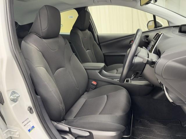 プリウス ＳセーフティプラスＩＩ　衝突軽減　ＩＣＳ　ブラインドスポットモニターナビ　パノラミックビューモニター　クルーズコントロール　ＬＥＤヘッドライト　スマートキー　ＥＴＣ車載器　ドライブレコーダー（14枚目）