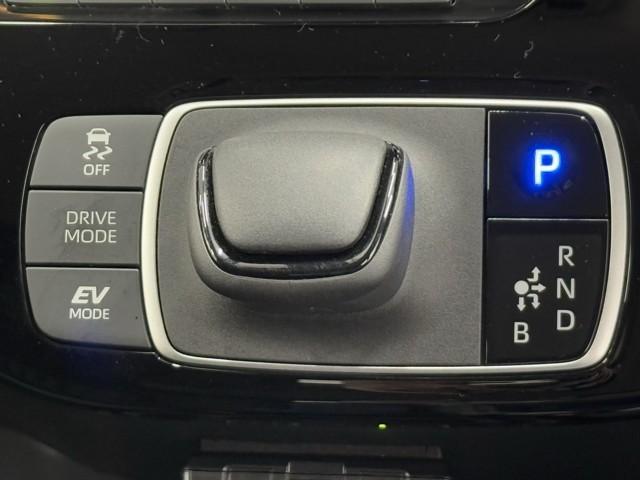 アクア Ｘ　踏み間違い防止　１００Ｖ　イモビ　ドライブレコーダー　ナビ　点検記録簿　ＬＥＤヘッドライト　スマートキー　横滑り防止機能　キーレスエントリー　オートクルーズ　オートエアコン　ＥＴＣ　カーテンエアバッグ（12枚目）