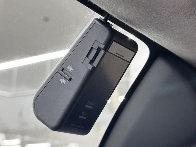 タンク カスタムＧ－Ｔ　スマキ－　地上デジタル　アルミホイル　踏み間違い防止装置　両側電動ドア　ＬＥＤヘッドライト　クルコン　リアカメラ　横滑り防止装置　ＥＴＣ　キーレス　ドライブレコーダー　ＴＶナビ　オートエアコン　ＤＶＤ（12枚目）