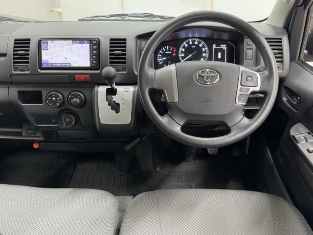 ハイエースバン ロングＤＸ　ブレーキサポート　リアカメラ　ＰＷ　運転席エアバッグ　ナビテレビ　横滑り防止　整備点検記録簿　イモビ付　パワーステアリング　エアコン　ミュージックプレイヤー接続可　ＡＢＳ　キーレス　ワンセグテレビ（4枚目）