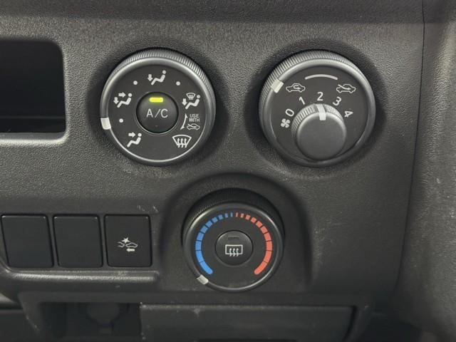 ハイエースバン ロングＤＸ　ブレーキサポート　リアカメラ　ＰＷ　運転席エアバッグ　ナビテレビ　横滑り防止　整備点検記録簿　イモビ付　パワーステアリング　エアコン　ミュージックプレイヤー接続可　ＡＢＳ　キーレス　ワンセグテレビ（11枚目）