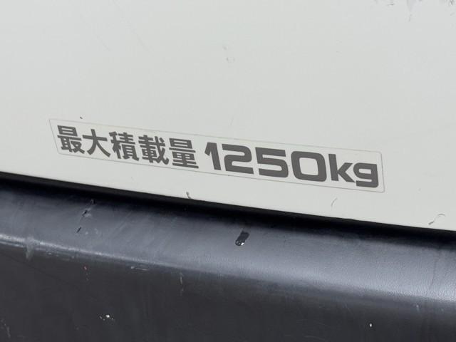 ハイエースバン ロングＤＸ　ブレーキサポート　リアカメラ　ＰＷ　運転席エアバッグ　ナビテレビ　横滑り防止　整備点検記録簿　イモビ付　パワーステアリング　エアコン　ミュージックプレイヤー接続可　ＡＢＳ　キーレス　ワンセグテレビ（17枚目）
