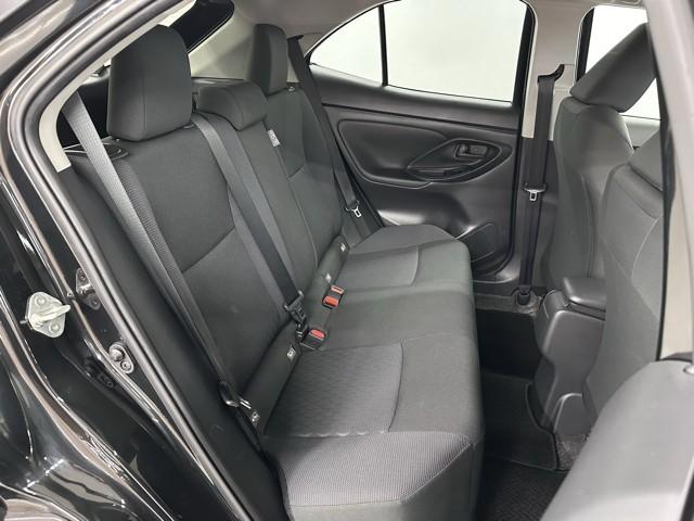 ヤリスクロス Ｇ　ＥＴＣ装備　リヤカメラ　点検記録簿　スマートエントリー　イモビライザー　オートエアコン　アルミホイール　キーレス　パワーウィンドウ　クルコン　ＡＢＳ　ドライブレコーダー　エアバッグ　パワーステアリング（16枚目）