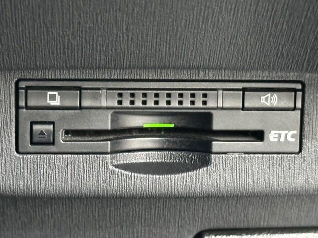 プリウス S アイドリングストップ搭載 インテリキー デュアルエアバック エアB イモビライザー ワンオーナー車 AUTOエアコン 横スベリ防止 アルミホイール ETC装備 ABS サイドエアバッグ リモコンキー(6枚目)