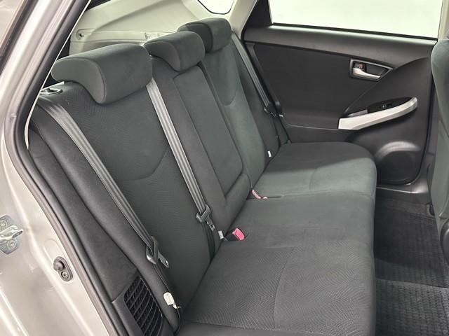 プリウス S アイドリングストップ搭載 インテリキー デュアルエアバック エアB イモビライザー ワンオーナー車 AUTOエアコン 横スベリ防止 アルミホイール ETC装備 ABS サイドエアバッグ リモコンキー(16枚目)