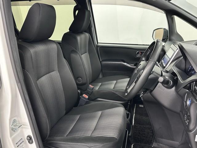 ヴォクシー ハイブリッドZS 煌II 電動両側スライドドア フルフラット ドライブレコーダ パワーステアリング DVD再生可 リアクーラー スマキー 地デジTV AUX 横滑防止 点検記録簿 Wエアバック AAC LEDランプ エアバッグ(16枚目)