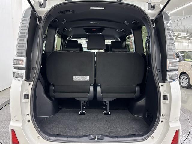 ヴォクシー ハイブリッドZS 煌II 電動両側スライドドア フルフラット ドライブレコーダ パワーステアリング DVD再生可 リアクーラー スマキー 地デジTV AUX 横滑防止 点検記録簿 Wエアバック AAC LEDランプ エアバッグ(18枚目)