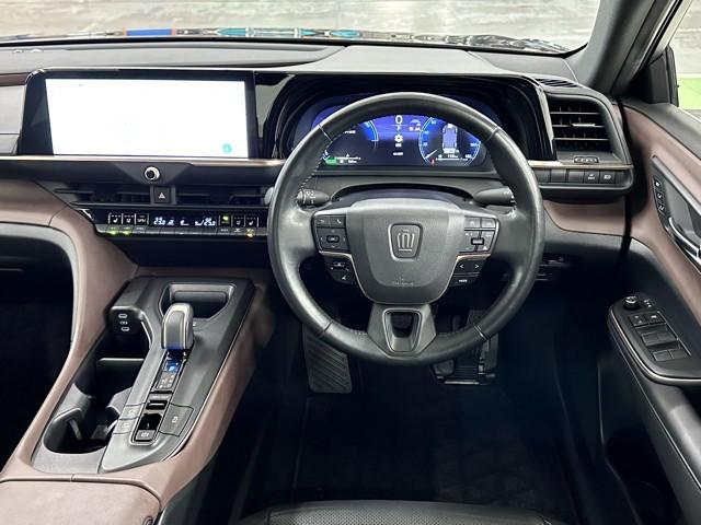 クラウンクロスオーバー Gレザーパッケージ クルーズコントロール パワーシート バックモニター 記録簿 LEDヘッドランプ レザーシート ドラレコ ETC 100V電源 フルセグTV 4WD スマートキー 盗難防止装置 キーレス ABS(4枚目)