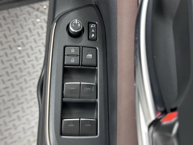 クラウンクロスオーバー Gレザーパッケージ クルーズコントロール パワーシート バックモニター 記録簿 LEDヘッドランプ レザーシート ドラレコ ETC 100V電源 フルセグTV 4WD スマートキー 盗難防止装置 キーレス ABS(14枚目)