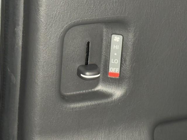 ハイエースバン スーパーＧＬ　ダークプライムＩＩ　衝突回避システム　運転席助手席エアバック　ＥＳＣ　ドライブレコーダー付　フルフラット　スマートエントリー　ＬＥＤライト　地デジ　エアコン　パワーウィンドウ　エアバック　キーレスエントリー　ＥＴＣ付き（12枚目）