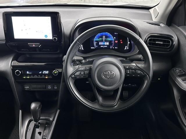 ヤリスクロス Ｇ　ＥＴＣ装備　リヤカメラ　点検記録簿　スマートエントリー　イモビライザー　オートエアコン　アルミホイール　キーレス　パワーウィンドウ　クルコン　ＡＢＳ　ドライブレコーダー　エアバッグ　パワーステアリング（4枚目）