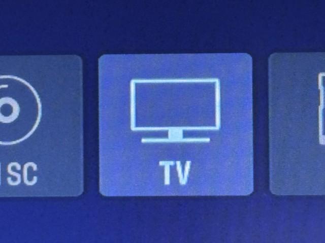 タンク カスタムＧ－Ｔ　スマキ－　地上デジタル　アルミホイル　踏み間違い防止装置　両側電動ドア　ＬＥＤヘッドライト　クルコン　リアカメラ　横滑り防止装置　ＥＴＣ　キーレス　ドライブレコーダー　ＴＶナビ　オートエアコン　ＤＶＤ（8枚目）