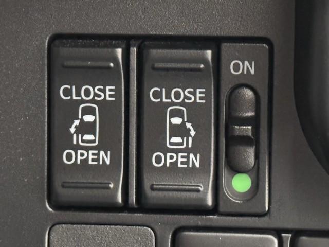 タンク カスタムＧ－Ｔ　スマキ－　地上デジタル　アルミホイル　踏み間違い防止装置　両側電動ドア　ＬＥＤヘッドライト　クルコン　リアカメラ　横滑り防止装置　ＥＴＣ　キーレス　ドライブレコーダー　ＴＶナビ　オートエアコン　ＤＶＤ（13枚目）