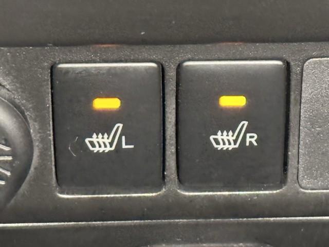 タンク カスタムＧ－Ｔ　スマキ－　地上デジタル　アルミホイル　踏み間違い防止装置　両側電動ドア　ＬＥＤヘッドライト　クルコン　リアカメラ　横滑り防止装置　ＥＴＣ　キーレス　ドライブレコーダー　ＴＶナビ　オートエアコン　ＤＶＤ（15枚目）