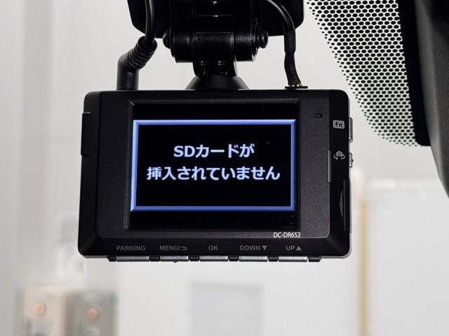 ハイエースバン スーパーＧＬ　ダークプライムＩＩ　ＬＥＤヘットライト　メモリーナビゲーション　ミュージックプレイヤー接続可　地デジ　スマキー　ＡＢＳ　フルフラット　盗難警報装置　運転席エアバッグ　リアクーラー　オートエアコン　パワーウインドウ　記録簿（8枚目）