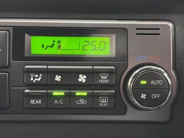 ハイエースバン スーパーＧＬ　ダークプライムＩＩ　ＬＥＤヘットライト　メモリーナビゲーション　ミュージックプレイヤー接続可　地デジ　スマキー　ＡＢＳ　フルフラット　盗難警報装置　運転席エアバッグ　リアクーラー　オートエアコン　パワーウインドウ　記録簿（11枚目）