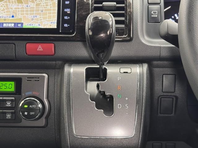 ハイエースバン スーパーＧＬ　ダークプライムＩＩ　ＬＥＤヘットライト　メモリーナビゲーション　ミュージックプレイヤー接続可　地デジ　スマキー　ＡＢＳ　フルフラット　盗難警報装置　運転席エアバッグ　リアクーラー　オートエアコン　パワーウインドウ　記録簿（13枚目）