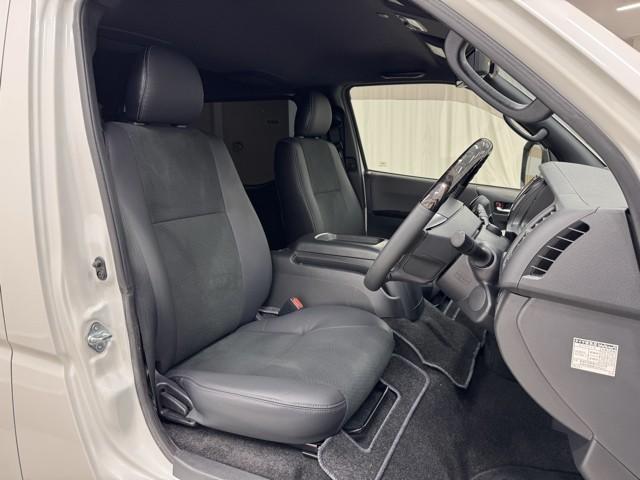 ハイエースバン スーパーＧＬ　ダークプライムＩＩ　ＬＥＤヘットライト　メモリーナビゲーション　ミュージックプレイヤー接続可　地デジ　スマキー　ＡＢＳ　フルフラット　盗難警報装置　運転席エアバッグ　リアクーラー　オートエアコン　パワーウインドウ　記録簿（16枚目）