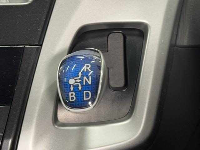 �e���݂₷���V�t�g�ł��B�@�⓹��M���̑������{�ł͑��삪�ȒP�ł����ł��B�@�V�t�g�`�F���W���₷�����ɍl�����Ĕz�u����Ă���̂ő��삵�Ղ��ł���B