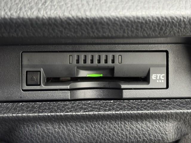 ノア ハイブリッドＸ　衝突被害軽減ブレーキ　両側電動スライドドア　Ｂｌｕｅｔｏｏｔｈ音楽　車線逸脱防止　電格ミラー　ＴＳＳ　両側電動ドア　ＡＨＢ　Ｂカメラ　フルフラット　ＤＶＤ再生可　横滑り防止　エアバック　オートエアコン（11枚目）