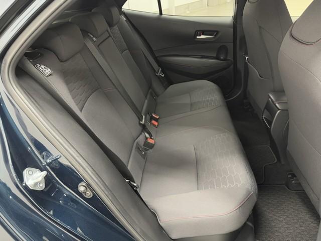 カローラスポーツ ハイブリッドＧ　Ｚ　衝突被害軽減ブレーキ　車検整備付　ＥＴＣ２．０　メモリーナビ　Ｂモニ　ドラレコ付　電動格納式ドアミラー　サイドエアバック　ハイビームアシスト　前後誤発進抑制　盗難防止　ＬＫＡ　スマートキーシステム（18枚目）
