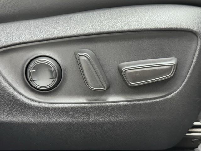 ＲＡＶ４ Ｇ　Ｚパッケージ　インテリジェントクリアランスソナー　整備記録簿　ＡＷＤ　ＬＥＤライト　アルミホイル　オートクルーズ　横滑り防止装置　バックガイドモニター　盗難防止装置　デュアルエアバッグ　メモリナビ　キーレス　ＡＢＳ（15枚目）