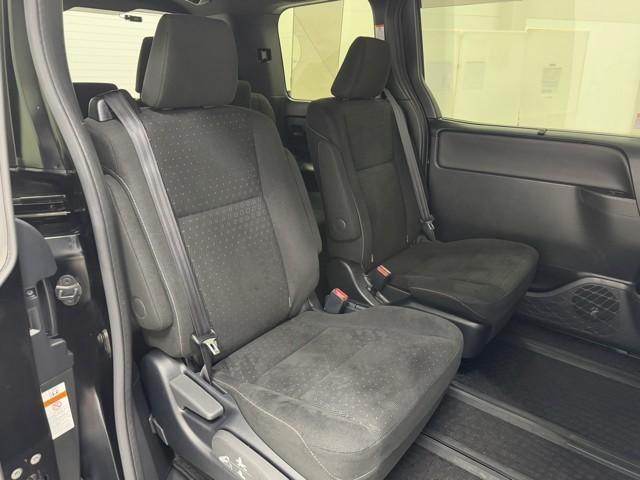 ヴォクシー V 衝突被害軽減ブレーキ Bluetooth対応 ミュージックプレイヤー接続可 ドラレコ ETC2.0 両側パワースライドドア 3列シート アイドリングストップ LEDランプ メモリーナビ バックモニタ(17枚目)