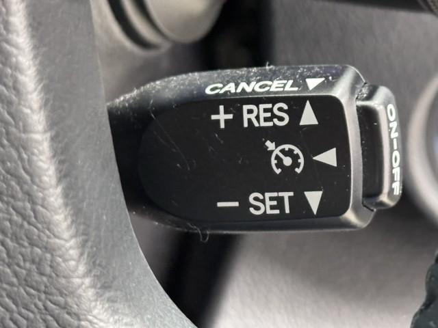 カムリ ハイブリッド　Ｇパッケージ　ドライブレコーダー　Ｂｌｕｅｔｏｏｔｈ　ナビ＆ＴＶ　ワンセグＴＶ　ＨＩＤヘッドライト　クリアランスソナー　スマートキー　ＥＴＣ　車検整備付き　純正ＳＤナビ　バックモニター　盗難防止装置　純正アルミ（14枚目）