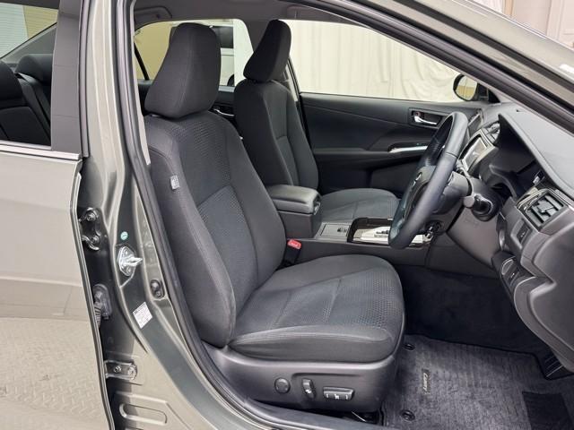 カムリ ハイブリッド　Ｇパッケージ　ドライブレコーダー　Ｂｌｕｅｔｏｏｔｈ　ナビ＆ＴＶ　ワンセグＴＶ　ＨＩＤヘッドライト　クリアランスソナー　スマートキー　ＥＴＣ　車検整備付き　純正ＳＤナビ　バックモニター　盗難防止装置　純正アルミ（16枚目）