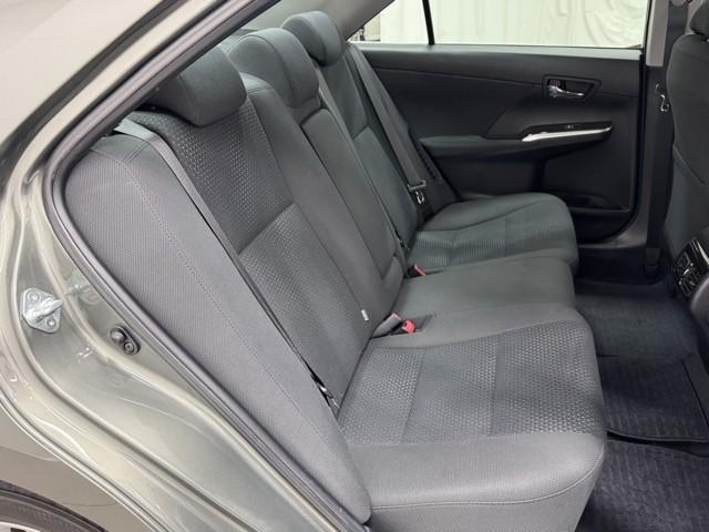 カムリ ハイブリッド　Ｇパッケージ　ドライブレコーダー　Ｂｌｕｅｔｏｏｔｈ　ナビ＆ＴＶ　ワンセグＴＶ　ＨＩＤヘッドライト　クリアランスソナー　スマートキー　ＥＴＣ　車検整備付き　純正ＳＤナビ　バックモニター　盗難防止装置　純正アルミ（18枚目）