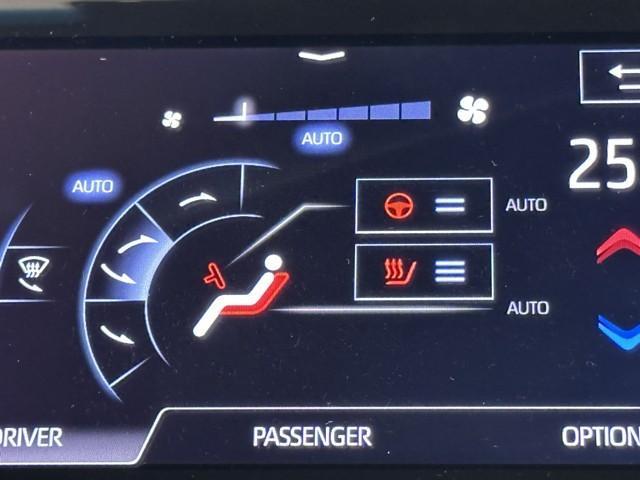 クラウンハイブリッド ＲＳアドバンス　衝突被害軽減ブレーキ　車検整備付　ドラレコ付　パノラマモニター　２．０ＥＴＣ　Ｂｌｕｅｔｏｏｔｈ対応　クルーズＣ　ＡＣ１００Ｖ　アイドリングストップ　セキュリティーアラーム　インテリキー　車線逸脱警報（17枚目）