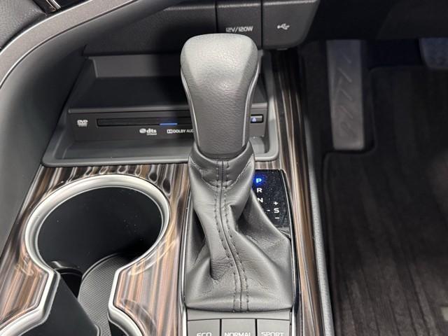 カムリ Ｇレザーパッケージ　衝突被害軽減　ＤＶＤプレーヤー　定期点検記録簿　ＬＥＤランプ　横滑り防止　本革シート　電動シート　イモビライザー　エアバッグ　キーフリー　メモリ－ナビ　オートクルーズ　ＡＢＳ　ドライブレコーダ　ＥＴＣ（14枚目）