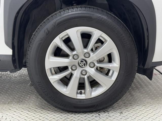 ヤリスクロス G 衝突被害軽減ブレーキ 車検整備付 レンタカー使用歴 ドライブレコーダー Bluetoothオーディオ ミュージックプレイヤー接続可 USB接続 ETC装備 レーンキープ スマートエントリー ABS(20枚目)