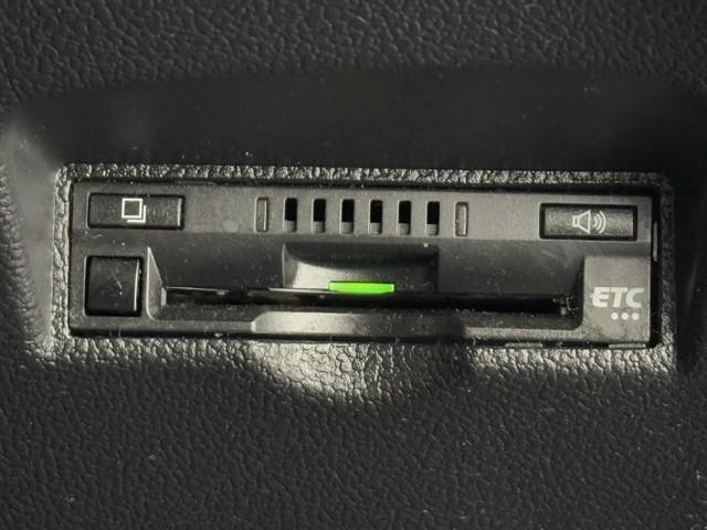 プリウス S 衝突被害軽減ブレーキ 100V ソナー 車線逸脱 取説記録簿 Bluetoothオーディオ USB オートLED アイスト ESC スマートキ- メモリーナビゲーション ETC車載器 ドライブレコーダ(10枚目)