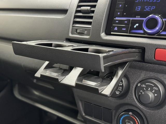 ハイエースバン DX GLパッケージ Bカメラ LED ワンオーナー リモコンキー 横滑り防止 オートエアコン パワーウィンドウ エアバッグ AUX入力 パワステ 盗難防止装置 ABS メンテナンスノート ETC ドラレコ(13枚目)