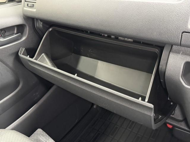 ハイエースバン DX GLパッケージ Bカメラ LED ワンオーナー リモコンキー 横滑り防止 オートエアコン パワーウィンドウ エアバッグ AUX入力 パワステ 盗難防止装置 ABS メンテナンスノート ETC ドラレコ(14枚目)