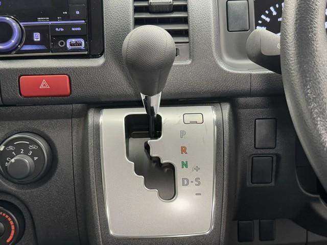 ハイエースバン DX GLパッケージ Bカメラ LED ワンオーナー リモコンキー 横滑り防止 オートエアコン パワーウィンドウ エアバッグ AUX入力 パワステ 盗難防止装置 ABS メンテナンスノート ETC ドラレコ(15枚目)