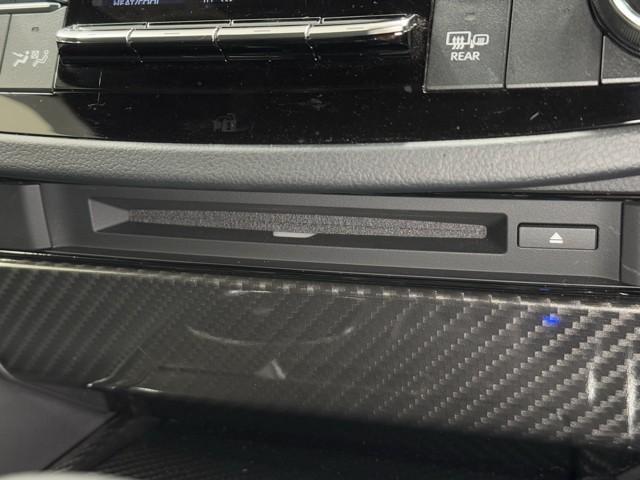 クラウンハイブリッド ＲＳアドバンス　衝突被害軽減ブレーキ　全方囲カメラ　本革エアシート　アイドリングストップ　メモリナビ　前後ソナー　オートマチックハイビーム　ＬＥＤヘットライト　ＥＴＣ２．０　セキュリティーアラーム　横滑防止　ＡＢＳ（12枚目）