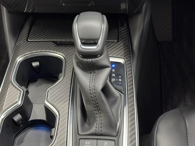 クラウンハイブリッド ＲＳアドバンス　衝突被害軽減ブレーキ　全方囲カメラ　本革エアシート　アイドリングストップ　メモリナビ　前後ソナー　オートマチックハイビーム　ＬＥＤヘットライト　ＥＴＣ２．０　セキュリティーアラーム　横滑防止　ＡＢＳ（14枚目）