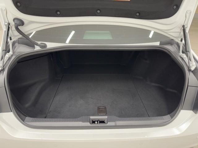 クラウンハイブリッド ＲＳアドバンス　衝突被害軽減ブレーキ　全方囲カメラ　本革エアシート　アイドリングストップ　メモリナビ　前後ソナー　オートマチックハイビーム　ＬＥＤヘットライト　ＥＴＣ２．０　セキュリティーアラーム　横滑防止　ＡＢＳ（20枚目）