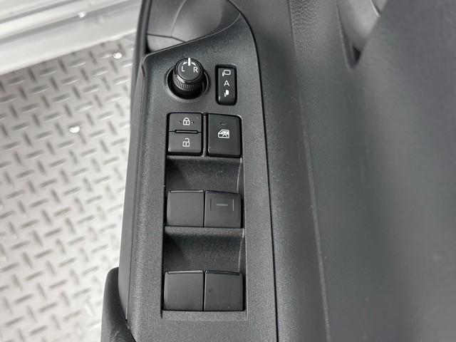 アクア X 踏み間違い防止 100V イモビ ナビ&TV ドライブレコーダー フルセグ 点検記録簿 LEDヘッドライト スマートキー 横滑り防止機能 キーレスエントリー アルミホイール オートクルーズ ETC(19枚目)